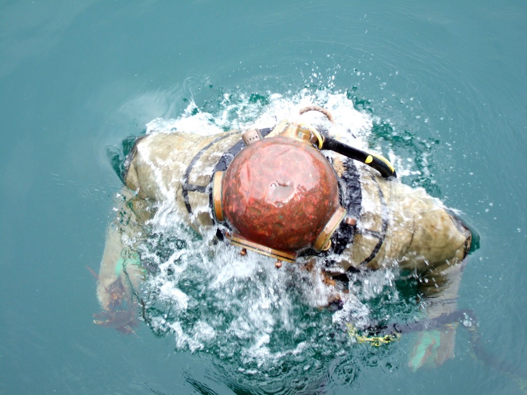 Hard hat diving photo’s Leviathan International